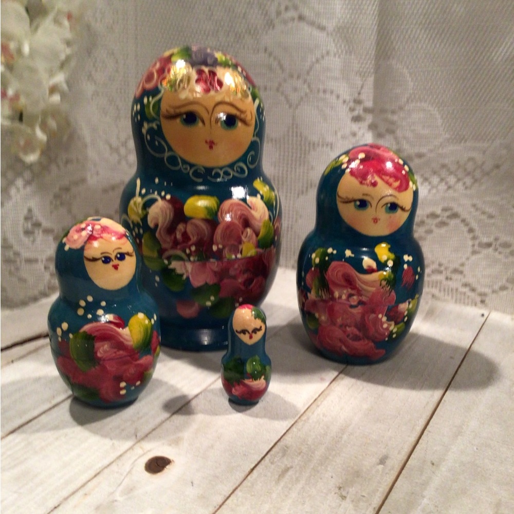 Vintage Matryoshka Hand Painted Wooden Nesting Family Figurines